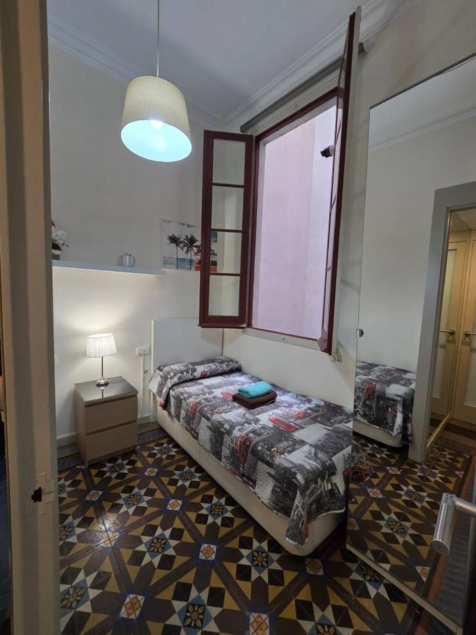 Rooms Rumila Barcelona Luaran gambar