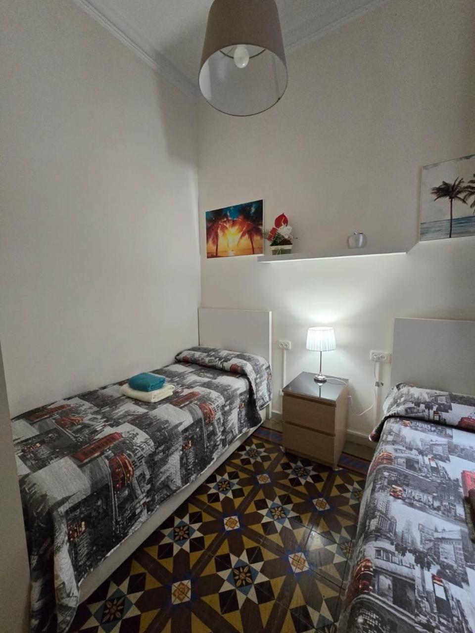 Rooms Rumila Barcelona Luaran gambar